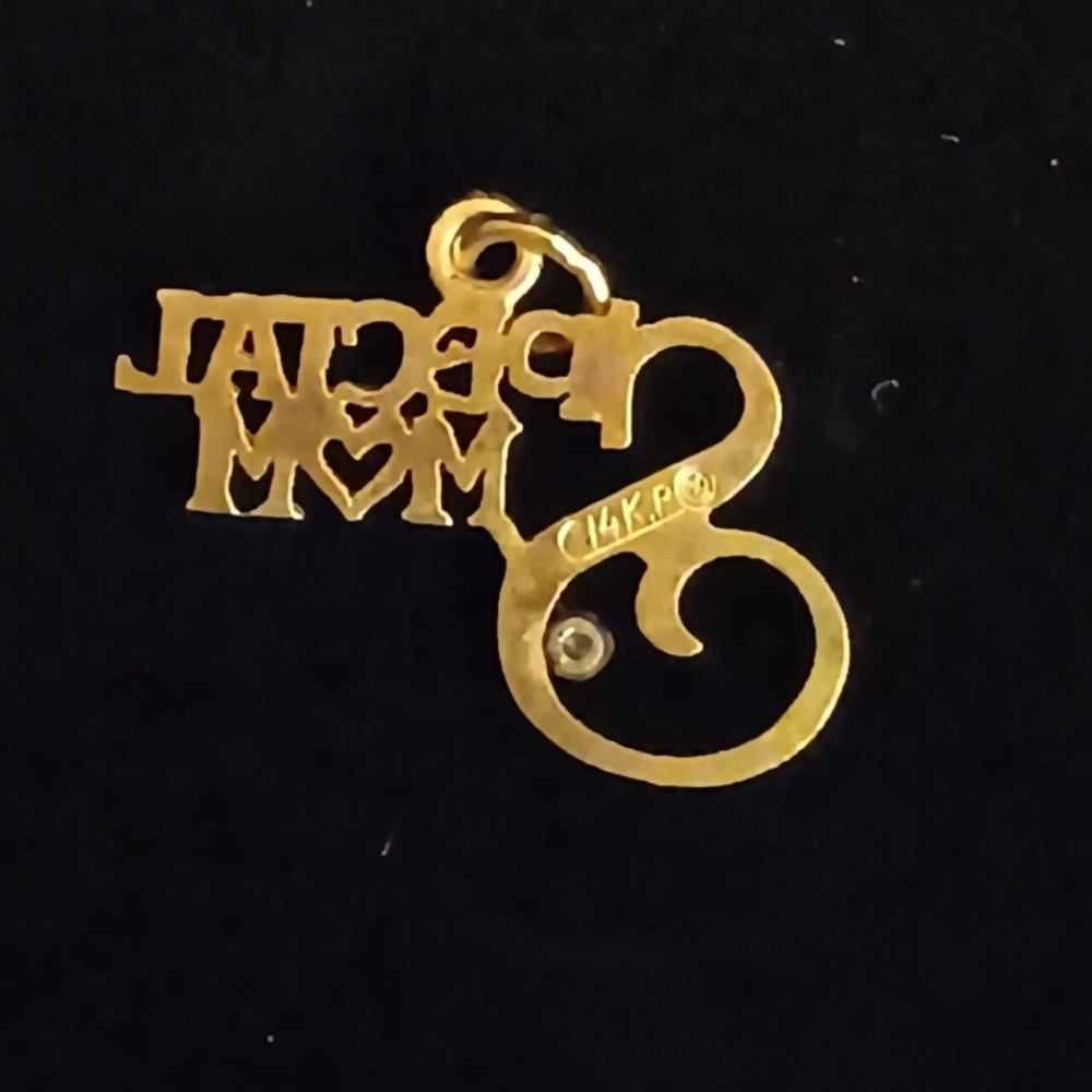 14k Yellow Gold Charm With Diamond